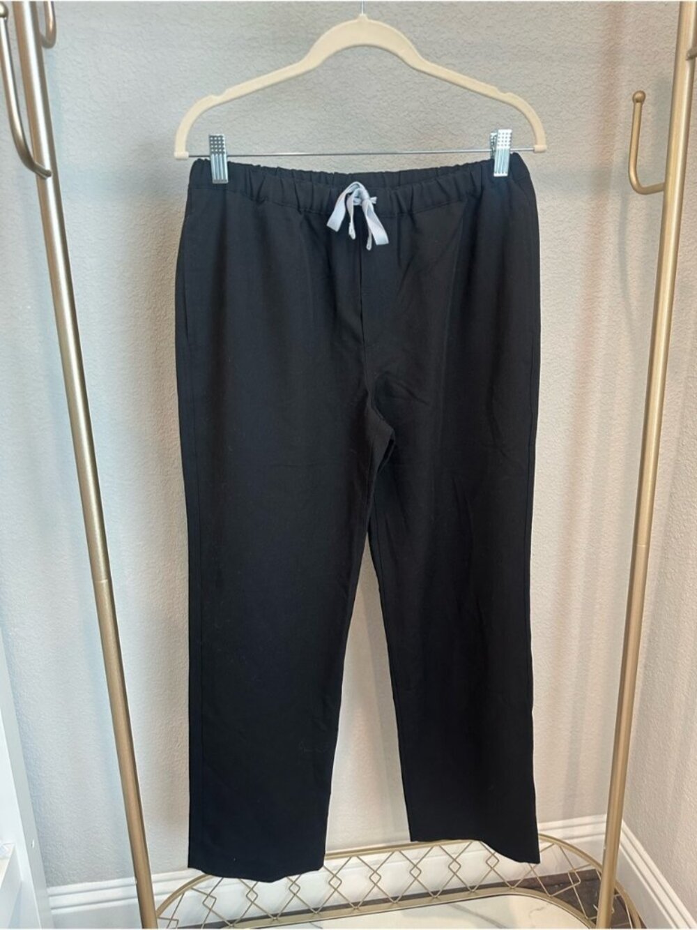 Figs Women’s/ Men's Black Scrubs with gray Drawstring SIZE MENS SMALL